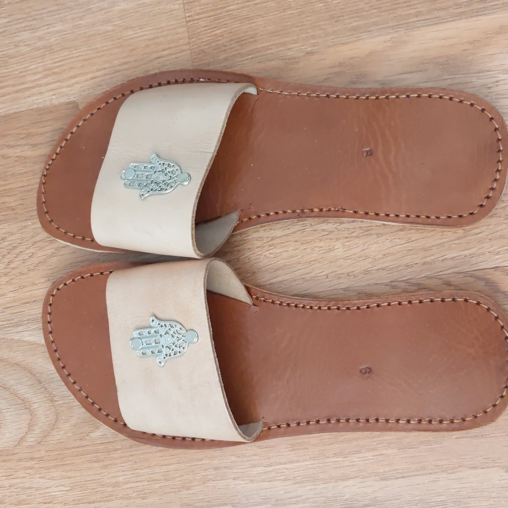 Brand new slippers. Never worn.